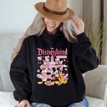Women’s Mickey And Friends Graphic Hoodie – Classic Fit | Stylish Winter Wear